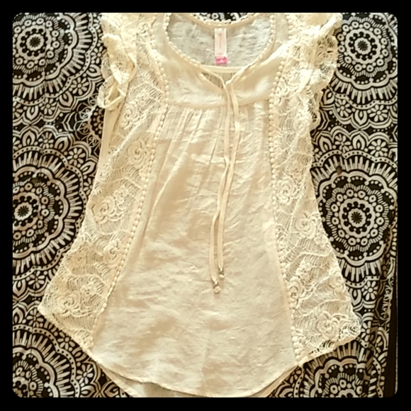 NOBO Tops - Ivory whimsical blouse